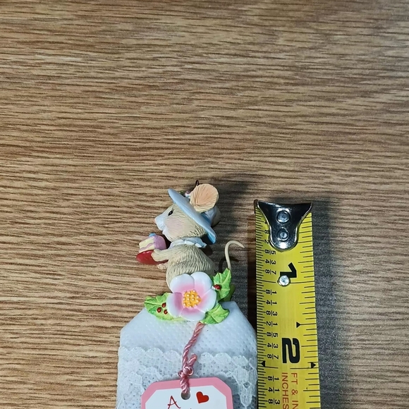 Floral Lace Sachet with Mouse Figurine - Picture 6 of 6